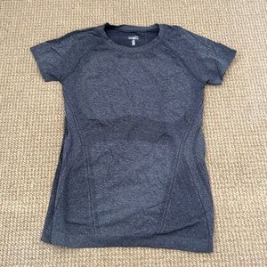 Athleta women’s drifit shirt